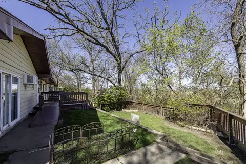 Exterior - 511 Deerpath Dr, Winthrop Harbor, IL 60096 photo 11 of 12