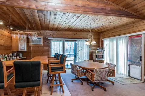 Dining - 511 Deerpath Dr, Winthrop Harbor, IL 60096 photo 4 of 4