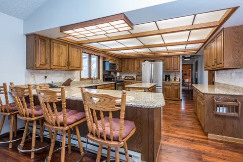 Kitchen - 511 Deerpath Dr, Winthrop Harbor, IL 60096 photo 1 of 4