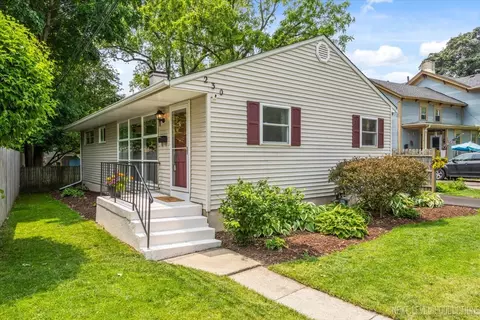 230 Union Ave, Batavia, IL 60510