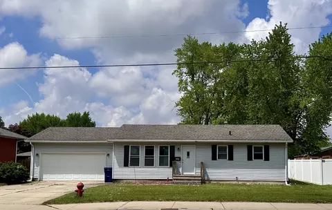 2293 Saint Vincents Ave, Lasalle, IL 61301