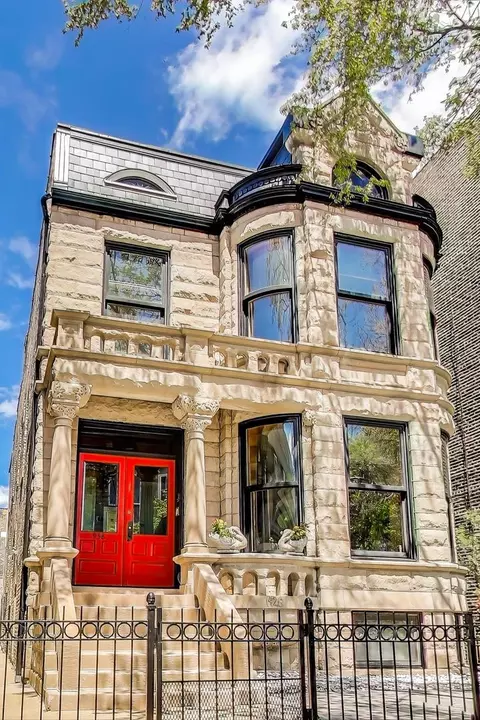 938 W Newport Ave, Chicago, IL 60657