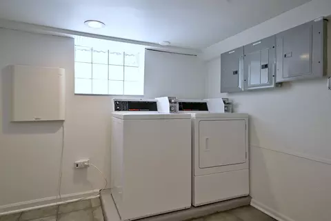 5104 N Austin Ave, Chicago, IL 60630 photo 15