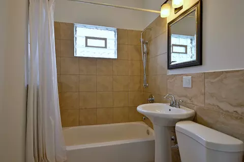 5104 N Austin Ave, Chicago, IL 60630 photo 28