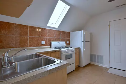 5104 N Austin Ave, Chicago, IL 60630 photo 38