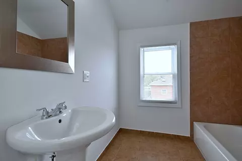 5104 N Austin Ave, Chicago, IL 60630 photo 32