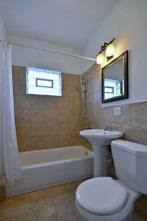 5104 N Austin Ave, Chicago, IL 60630 photo 29