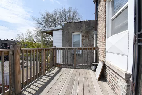 Exterior - 523 E 41st St, Chicago, IL 60653 photo 4 of 7
