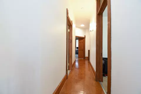 Entry Way - 523 E 41st St, Chicago, IL 60653 photo 3 of 4