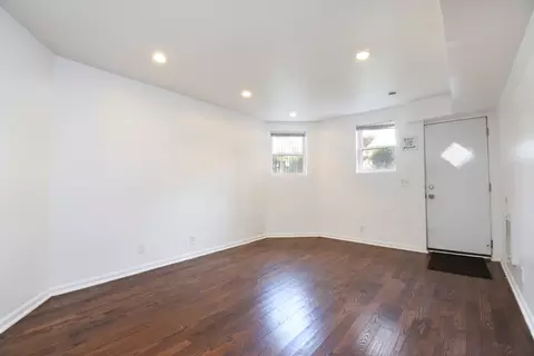 Living - 523 E 41st St, Chicago, IL 60653 photo 3 of 5