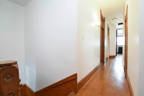 Entry Way - 523 E 41st St, Chicago, IL 60653 photo 4 of 4