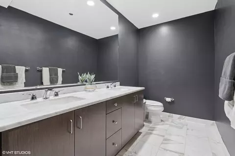 Bath - 60 E Monroe St #3308, Chicago, IL 60603 photo 2 of 4