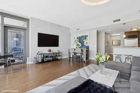 Living - 60 E Monroe St #3308, Chicago, IL 60603 photo 2 of 4