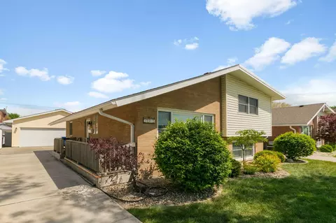 9229 Parkside Ave, Oak Lawn, IL 60453