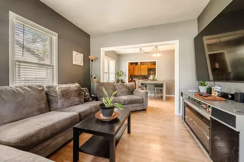 Living - 14922 Lawndale Ave, Midlothian, IL 60445 photo 2 of 2