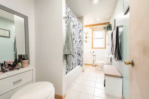 Bath - 14922 Lawndale Ave, Midlothian, IL 60445 photo 1 of 1