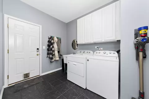 1629 Montclair Dr, Elgin, IL 60123 photo 24
