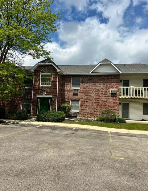 421 Leah Ln #2D, Woodstock, IL 60098
