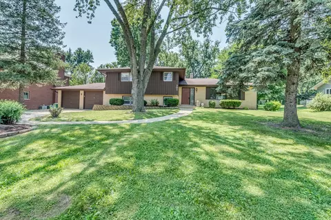 701 Hitchcock Ave, Lisle, IL 60532