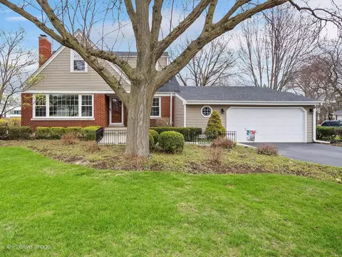 1041 S Waiola Ave, La Grange, IL 60525