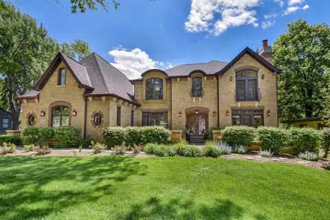 569 Fairview Ave, Glen Ellyn, IL 60137