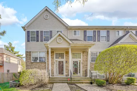 62 Emma Ct, Palatine, IL 60067