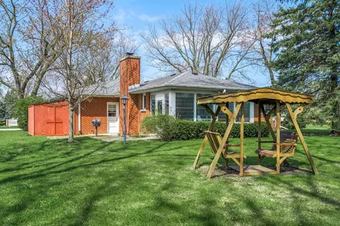 Exterior - 745 Konen Ave, Aurora, IL 60505 photo 4 of 4