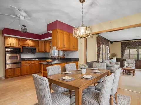 Dining - 745 Konen Ave, Aurora, IL 60505 photo 1 of 1