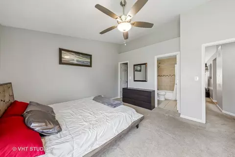 Bedroom - 1247 Trinity Dr, Carol Stream, IL 60188 photo 2 of 3