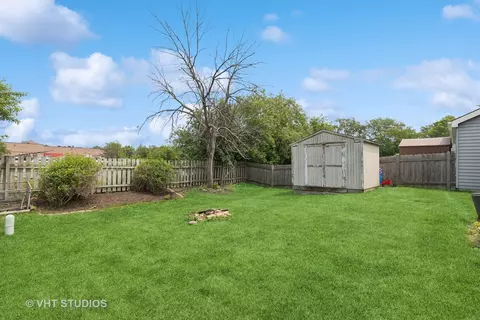 Exterior - 1247 Trinity Dr, Carol Stream, IL 60188 photo 5 of 5