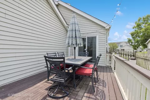 Exterior - 1247 Trinity Dr, Carol Stream, IL 60188 photo 3 of 5