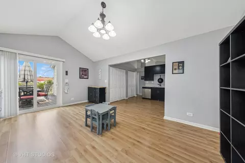 Other - 1247 Trinity Dr, Carol Stream, IL 60188 photo 4 of 5