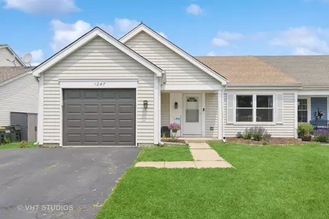 1247 Trinity Dr, Carol Stream, IL 60188