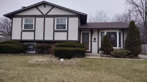3702 Peach Grove Ln, Hazel Crest, IL 60429