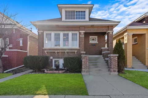 2216 Clinton Ave, Berwyn, IL 60402