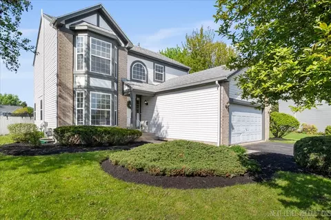 7 Roxbury Ct, South Elgin, IL 60177