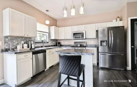 86 E Old Mill Trl, Antioch, IL 60002 photo 5