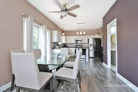 86 E Old Mill Trl, Antioch, IL 60002 photo 4