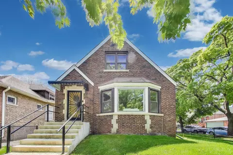 4365 W Leland Ave, Chicago, IL 60630