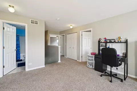 Entry Way - 3077 Wickenden Ave, Elgin, IL 60124 photo 1 of 2