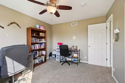 Bedroom - 3077 Wickenden Ave, Elgin, IL 60124 photo 6 of 7