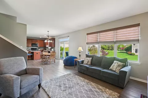 Living - 3077 Wickenden Ave, Elgin, IL 60124 photo 1 of 1