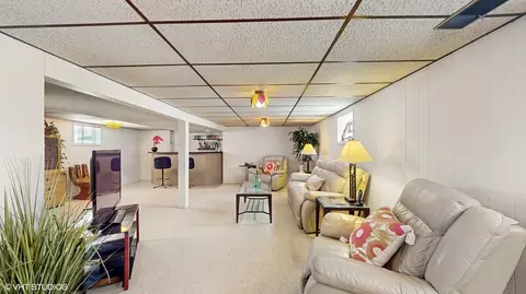 Living - 3434 Monroe St, Lansing, IL 60438 photo 3 of 3