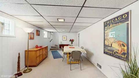 Dining - 3434 Monroe St, Lansing, IL 60438 photo 3 of 3