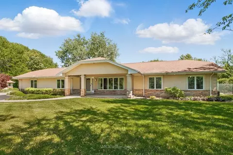134 Old Creek Rd, Palos Park, IL 60464