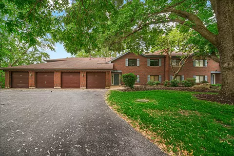 5375 Newport 2c Dr #2C, Lisle, IL 60532