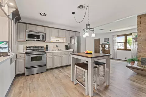 16 W340 94th Pl, Burr Ridge, IL 60527 photo 9