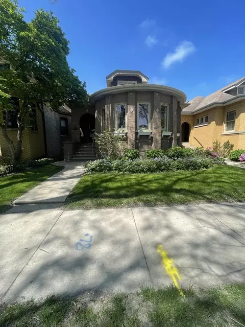 6108 N Maplewood Ave, Chicago, IL 60659