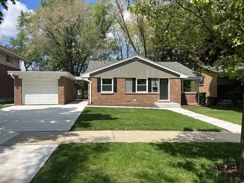 1210 W Sigwalt St, Arlington Heights, IL 60005