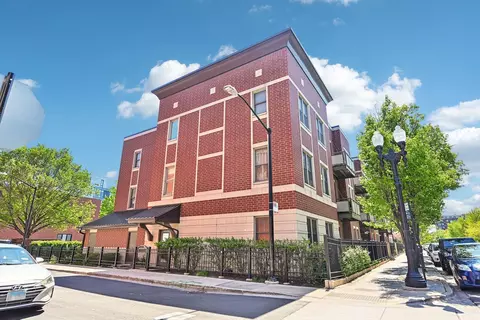 757 W Liberty St #307, Chicago, IL 60607